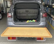 T-Cross mit Ladeplattform.jpg T-Cross mit Ladeplattform.jpg